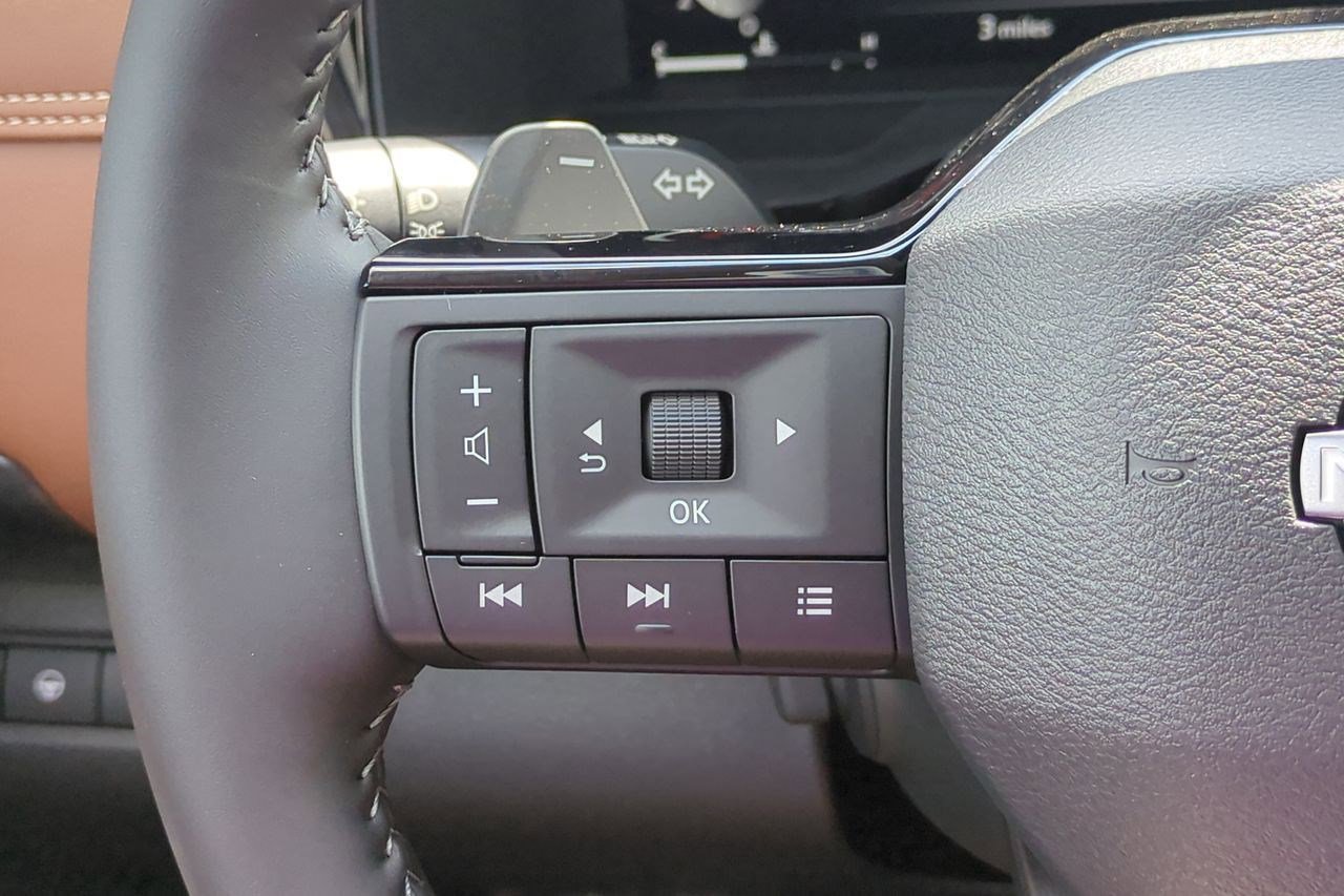 New 2026 Nissan Pathfinder Platinum FWD image 19