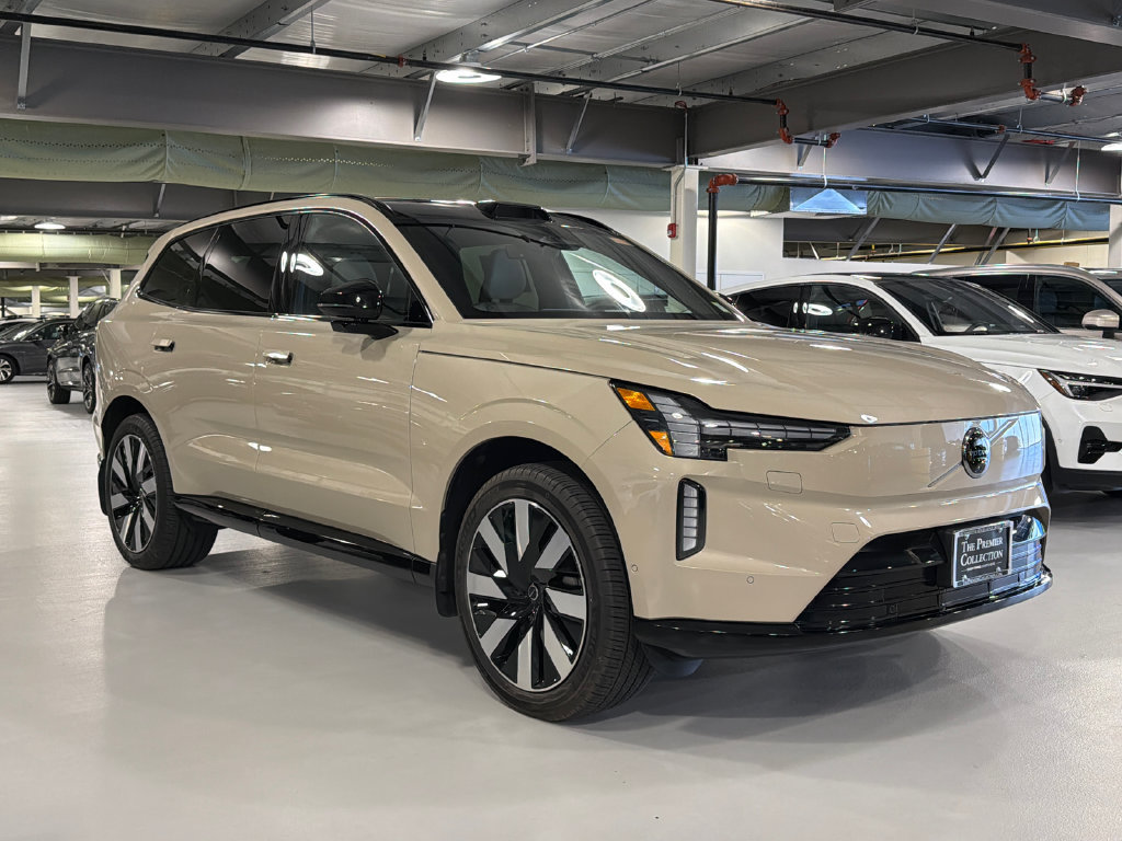 Certified 2025 Volvo EX90 Plus AWD/4WD image 1
