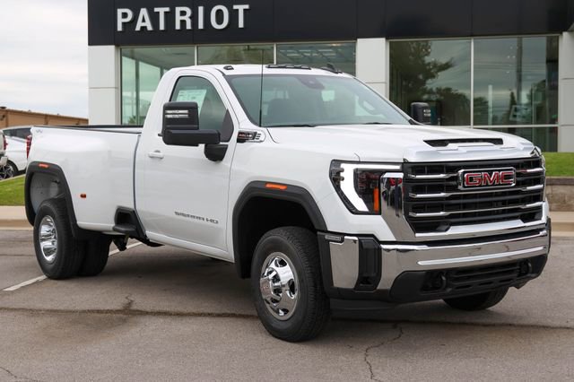 New 2026 GMC Sierra 3500 SLE AWD/4WD image 1