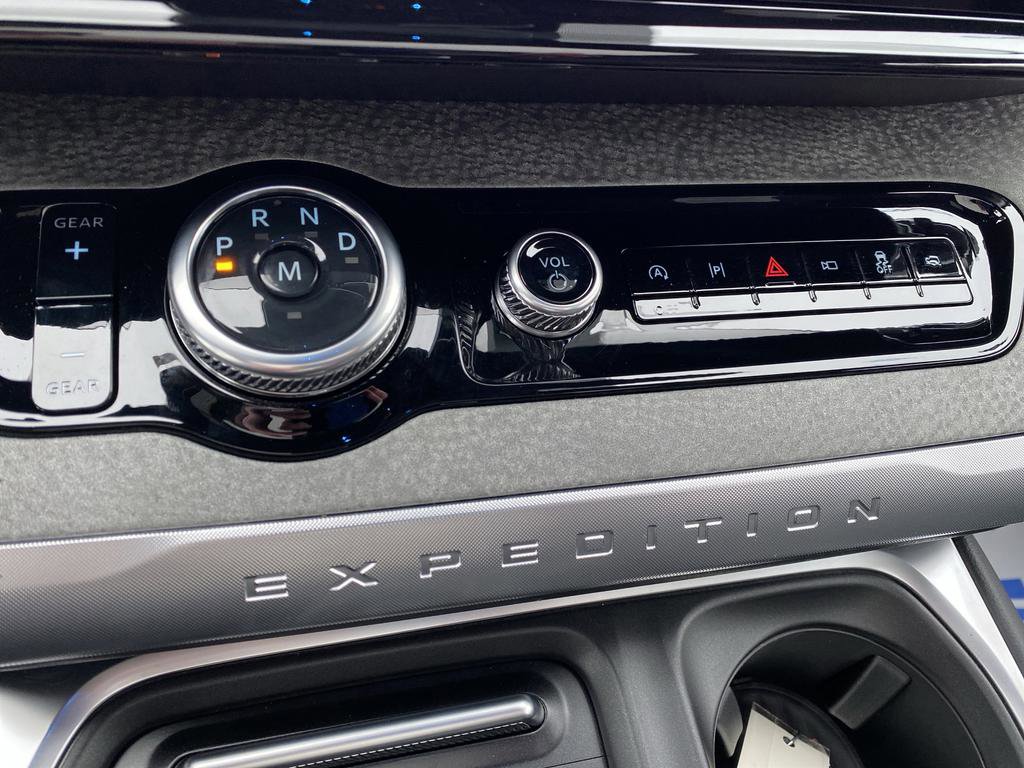 New 2026 Ford Expedition Tremor image 24