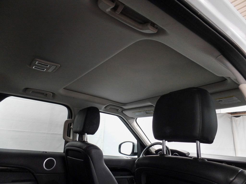 Used 2019 Land Rover Discovery SE image 15
