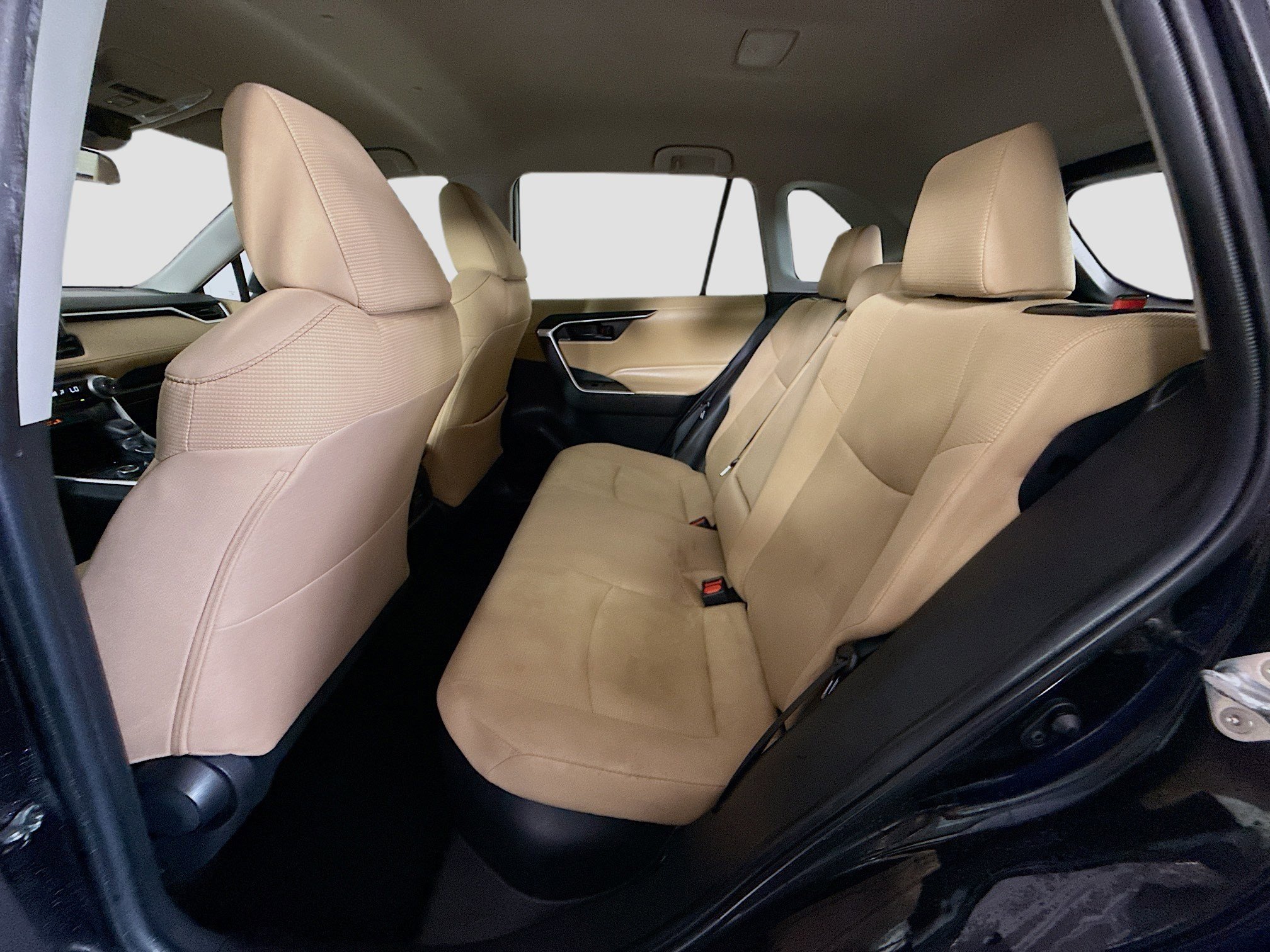 Used 2022 Toyota RAV4 LE image 27