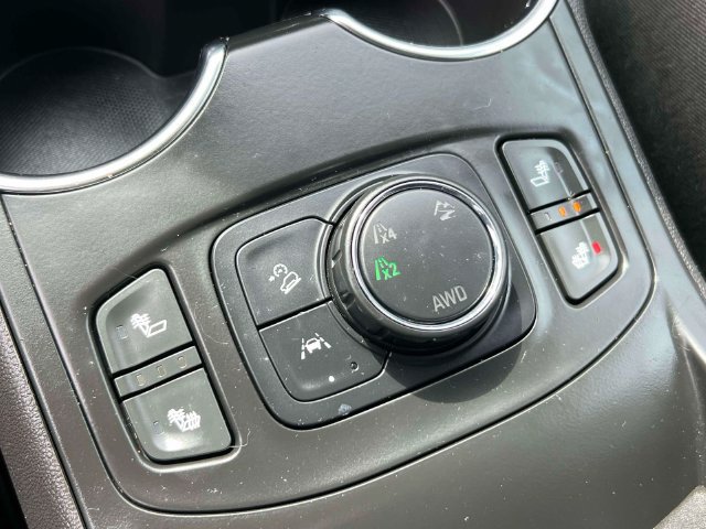 Used 2024 GMC Terrain SLE AWD/4WD image 31