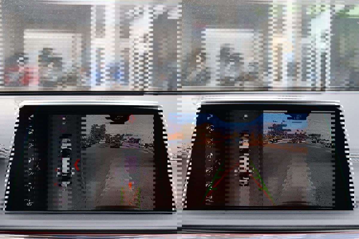 Used 2019 BMW 750i xDrive w/ Luxury Rear Seating Package image 34