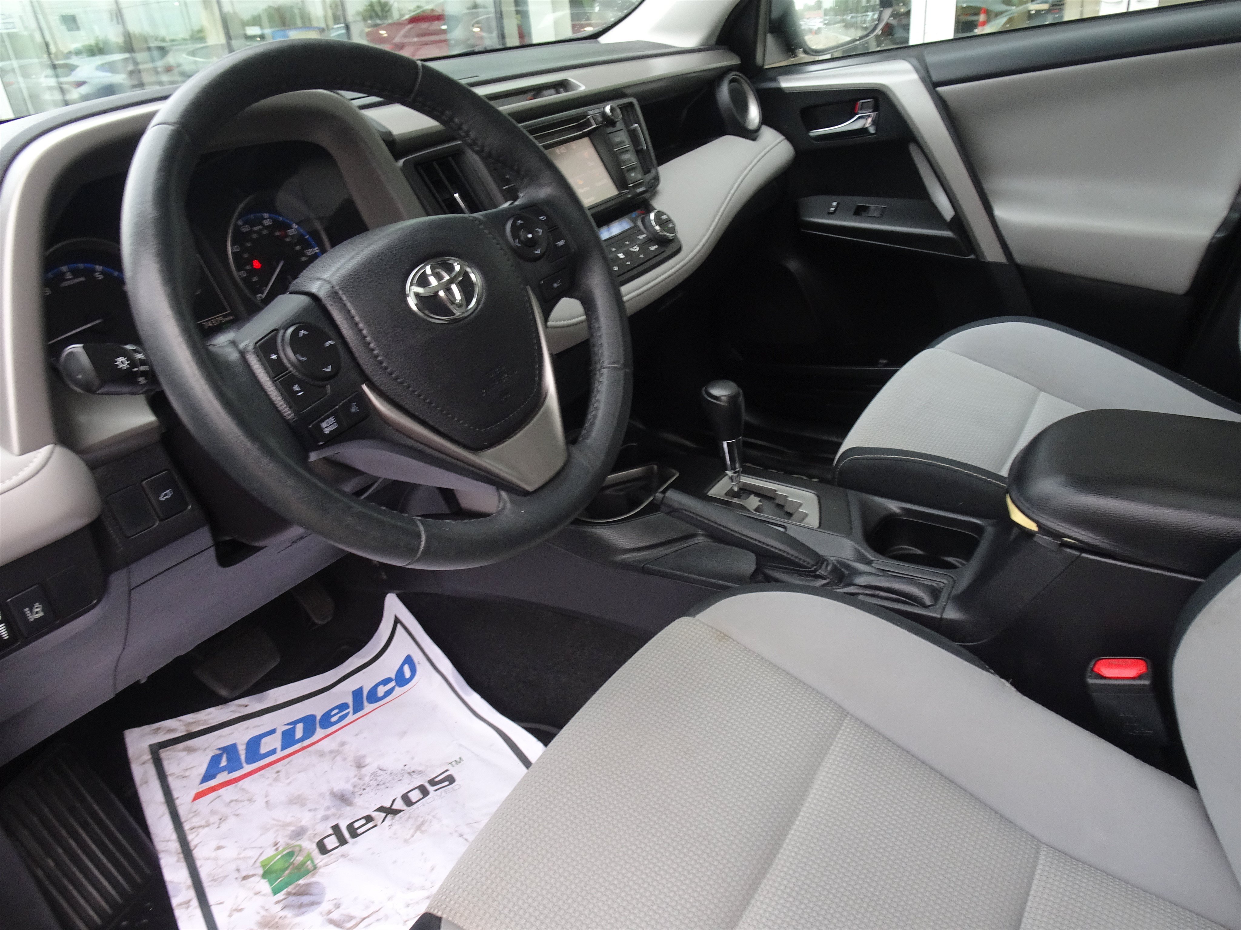 Used 2017 Toyota RAV4 XLE FWD image 12