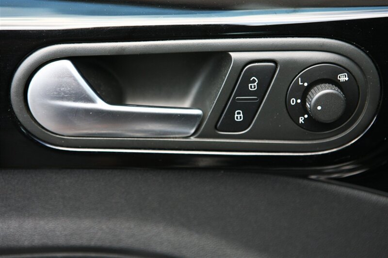 Used 2013 Volkswagen Beetle 2.0T FWD image 10