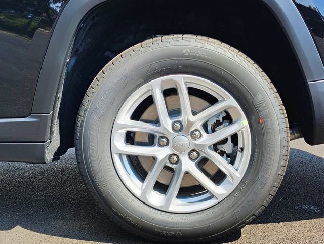 New 2025 Jeep Grand Cherokee L Laredo w/ Luxury Tech Group I image 6