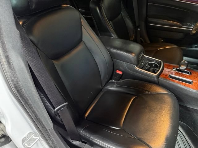Used 2014 Chrysler 300 AWD w/ Driver Convenience Group image 25