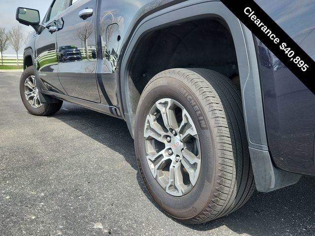 Used 2025 GMC Sierra 1500 SLT AWD/4WD image 14