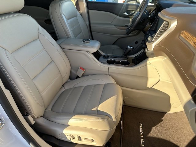 Used 2019 GMC Acadia Denali image 11