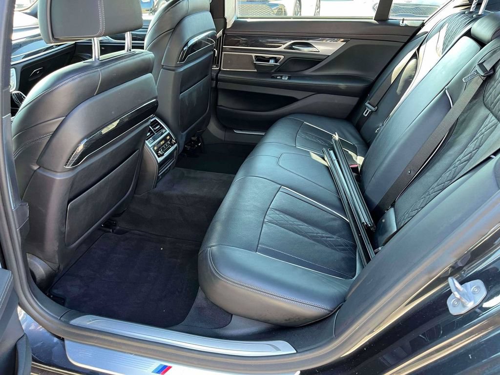 Used 2019 BMW 750i xDrive w/ Executive Package AWD/4WD image 6