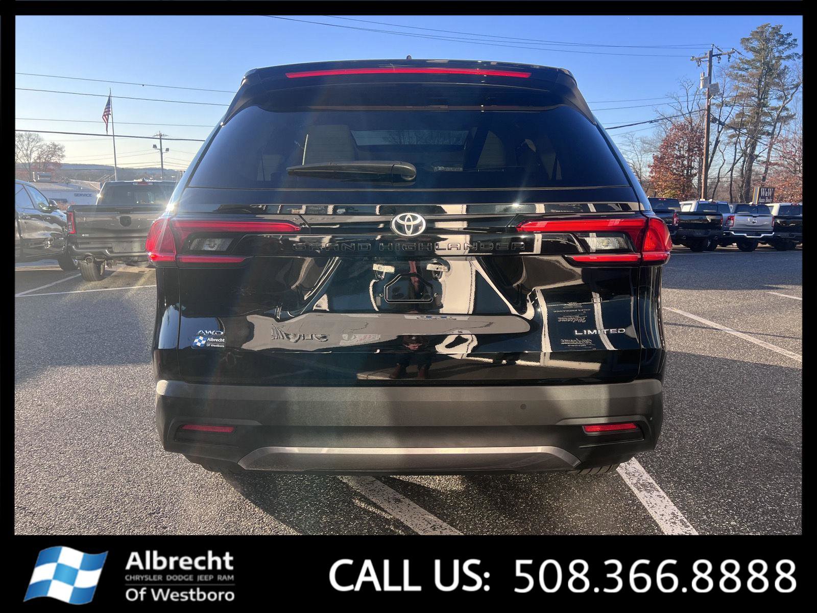 Used 2024 Toyota Grand Highlander Limited image 4