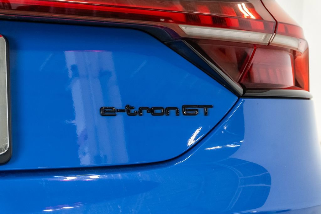 Used 2023 Audi RS e-tron GT w/ Carbon Performance Package AWD/4WD image 33