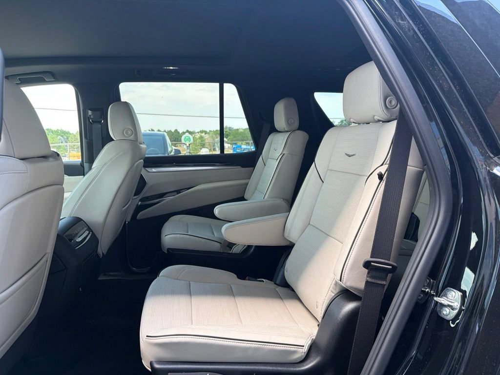 Used 2026 Cadillac Escalade Sport AWD/4WD image 9