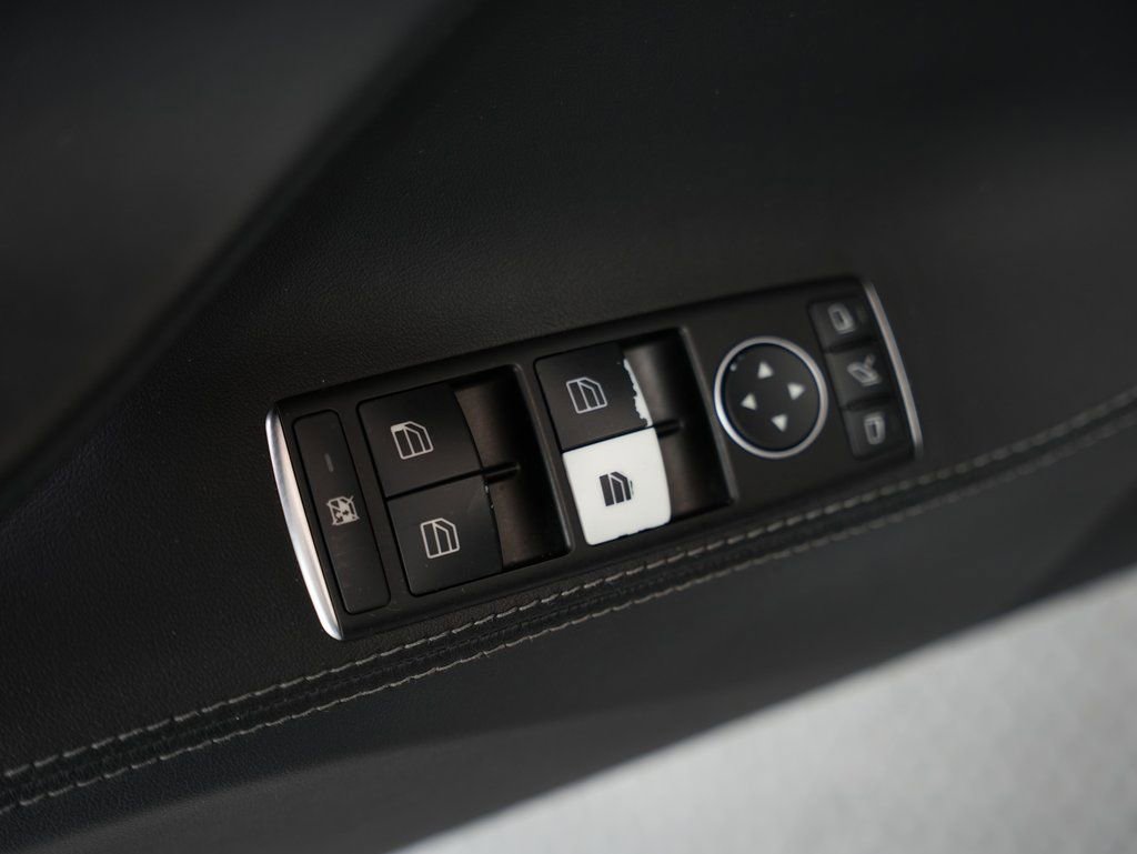 Used 2014 Tesla Model S 60 image 38