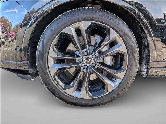Certified 2025 Audi Q7 3.0T Prestige w/ Prestige Package image 22