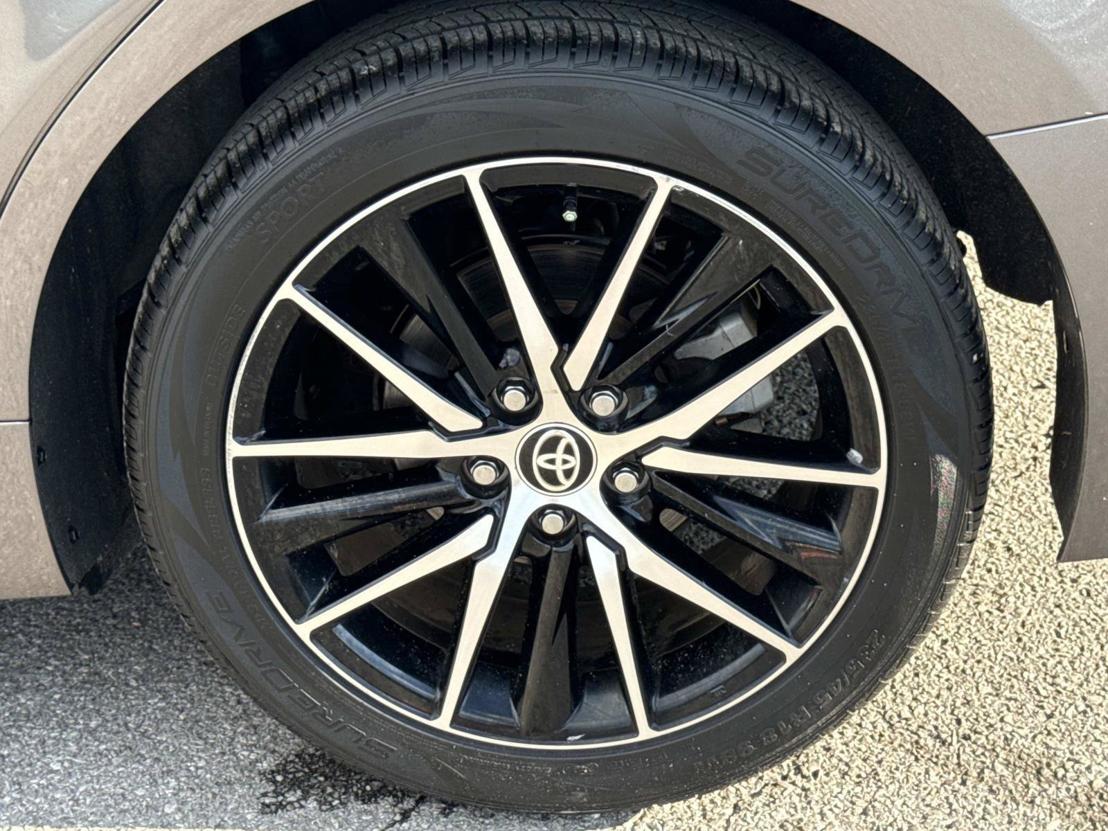 Used 2024 Toyota Camry SE FWD image 9