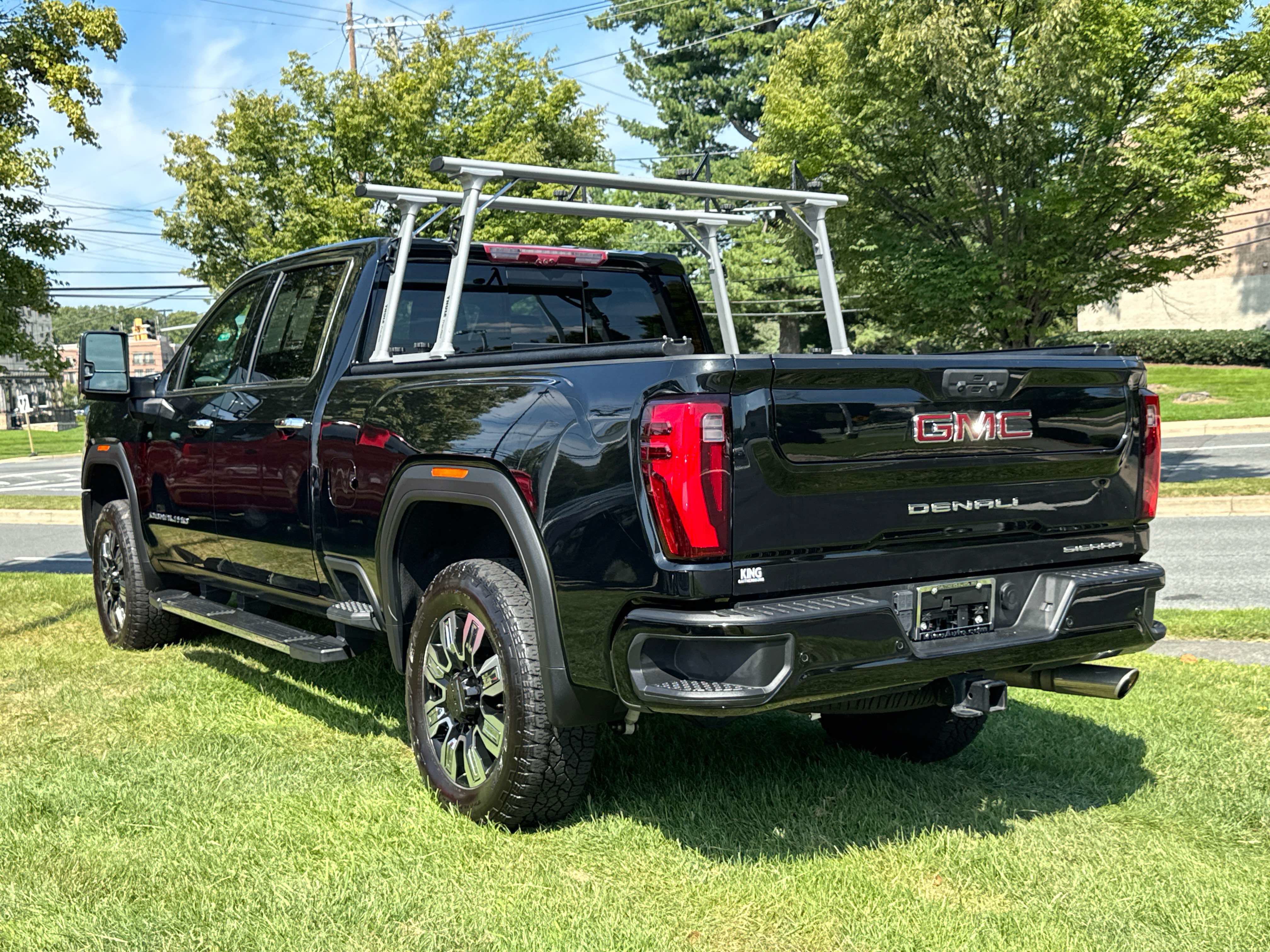 Used 2024 GMC Sierra 2500 Denali w/ Denali Reserve Package AWD/4WD image 5