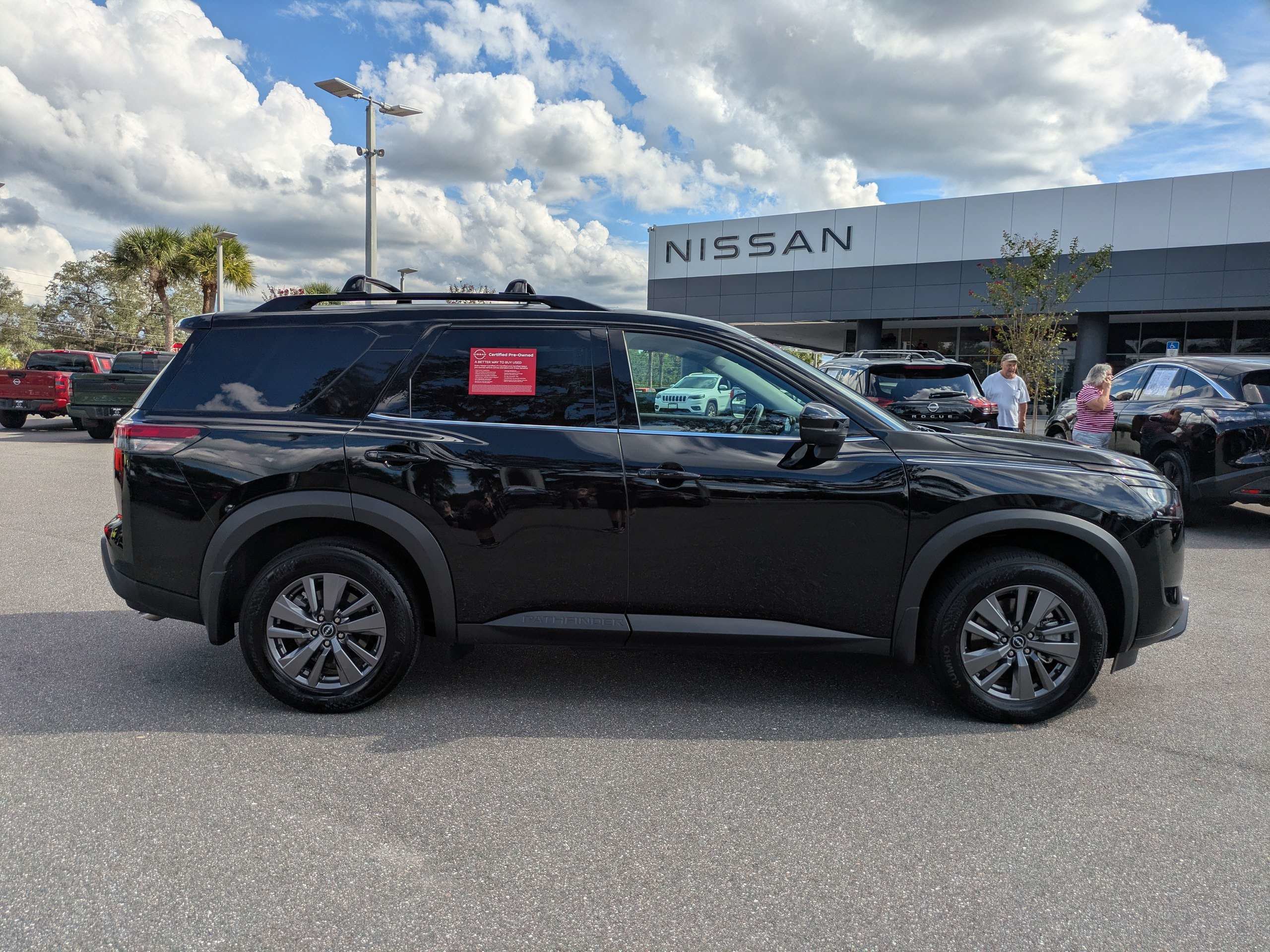 Certified 2025 Nissan Pathfinder SV AWD/4WD image 3