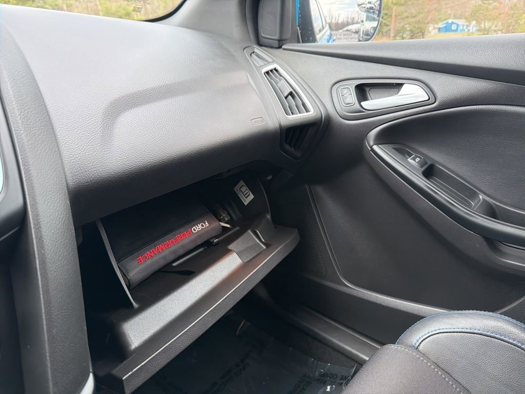 Used 2016 Ford Focus RS AWD/4WD image 30