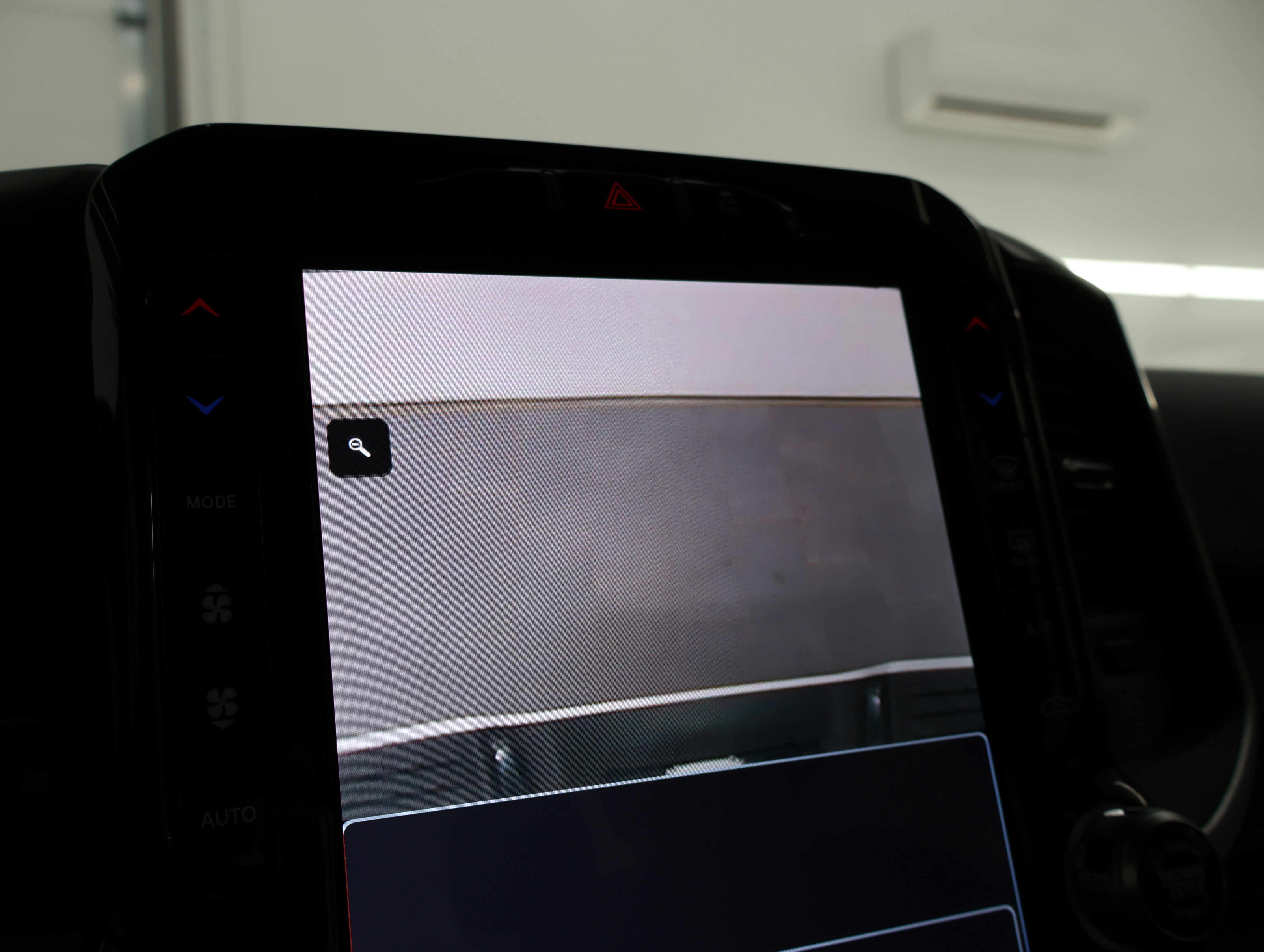 Used 2024 RAM 3500 Big Horn w/ Sport Appearance Package image 17