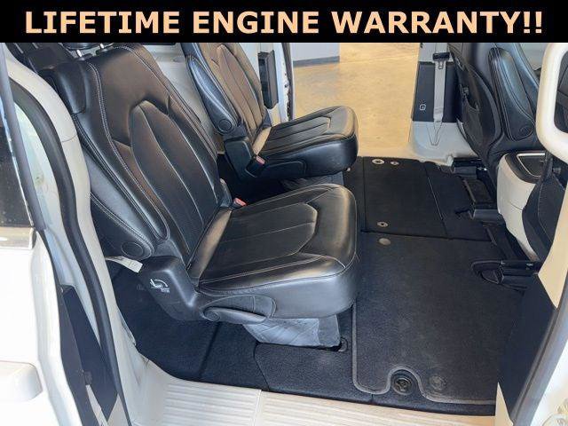Certified 2024 Chrysler Pacifica Touring-L image 32