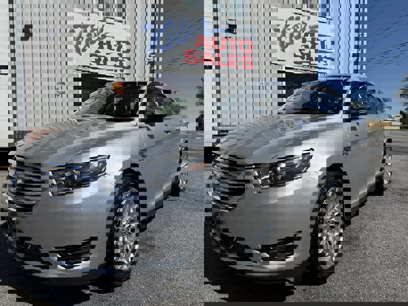 Used 2017 Ford Taurus Limited image 1