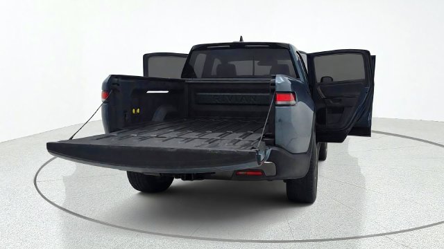Used 2026 Rivian R1T Premium Tri AWD/4WD image 17