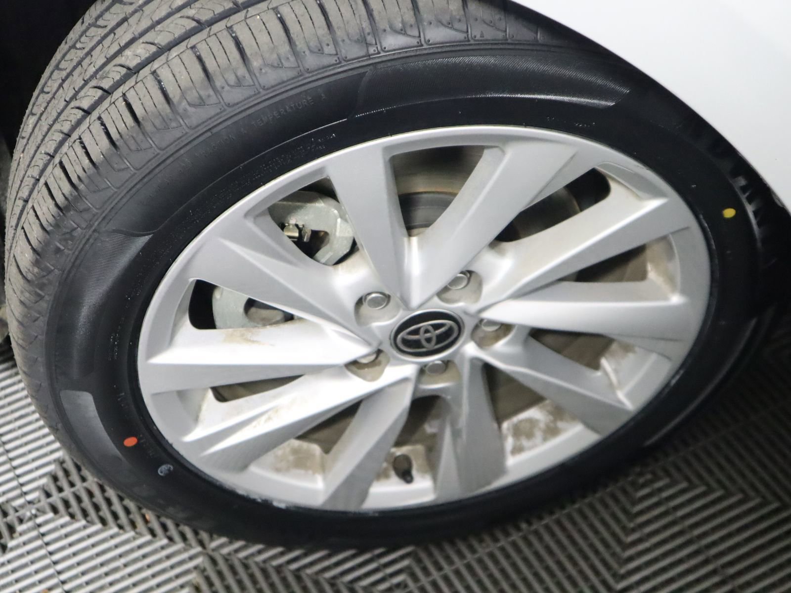 Used 2023 Toyota Camry LE image 19