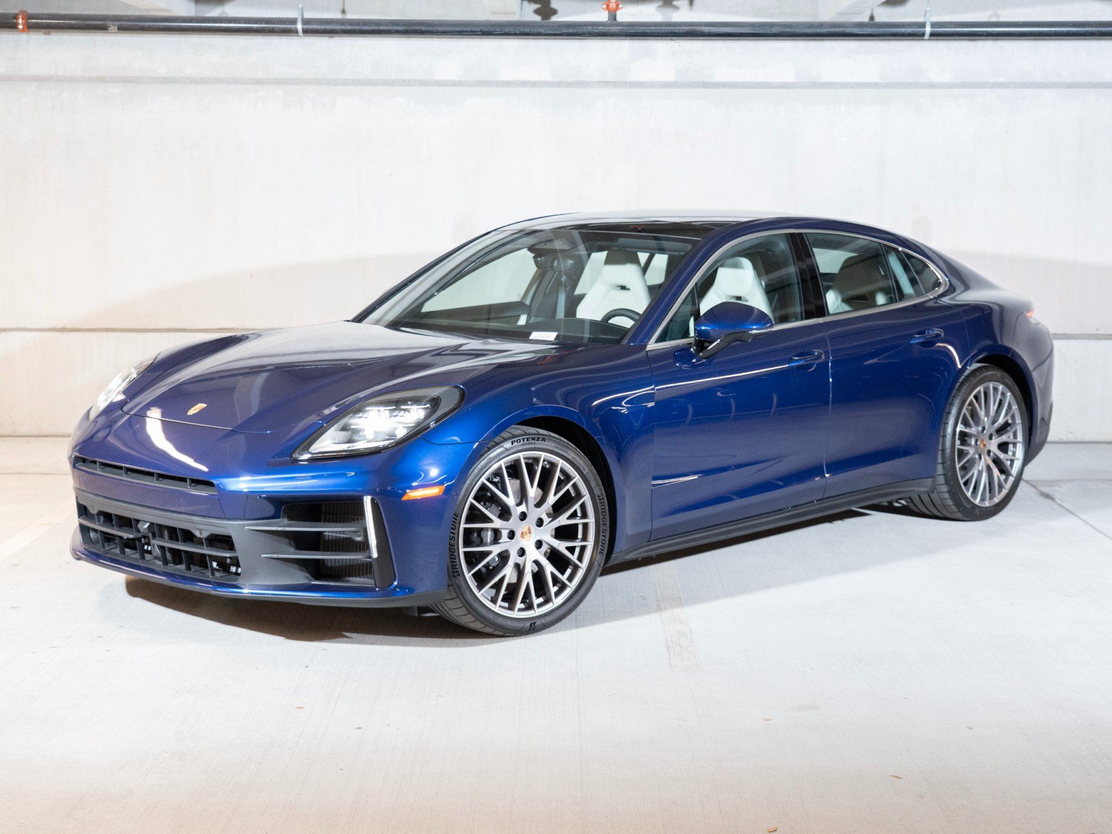New 2026 Porsche Panamera 4 AWD/4WD image 1
