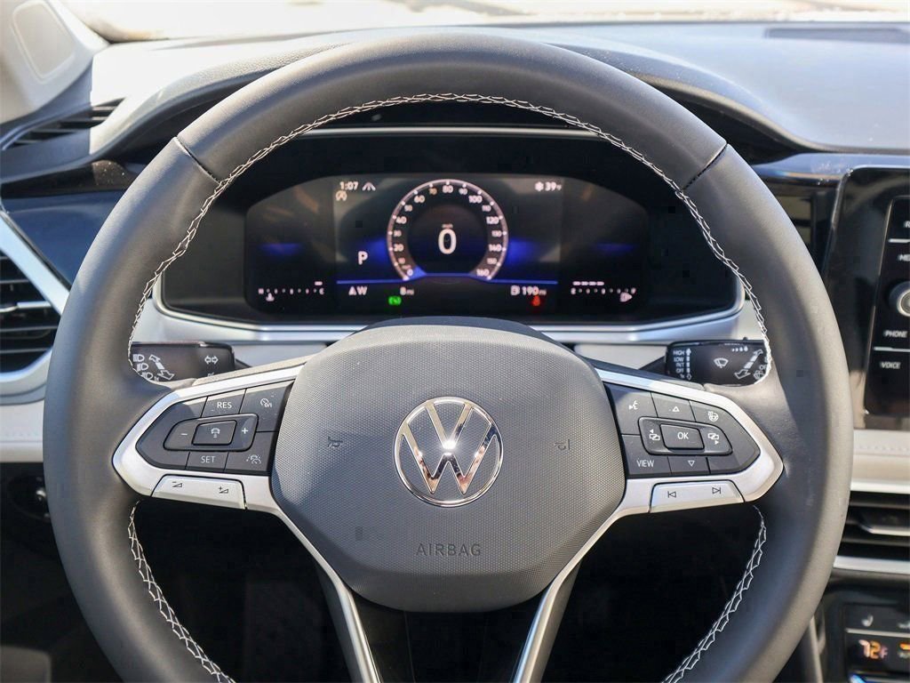 New 2026 Volkswagen Taos SE image 21