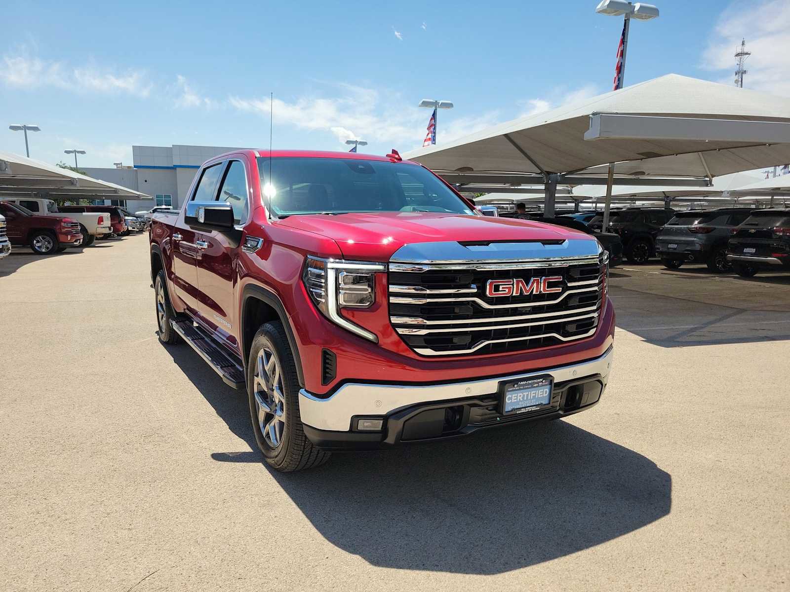 Used 2024 GMC Sierra 1500 SLT image 2