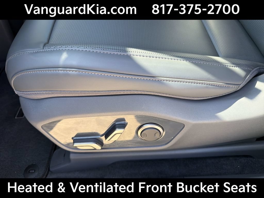 Certified 2024 Kia EV9 Light Long Range RWD image 16