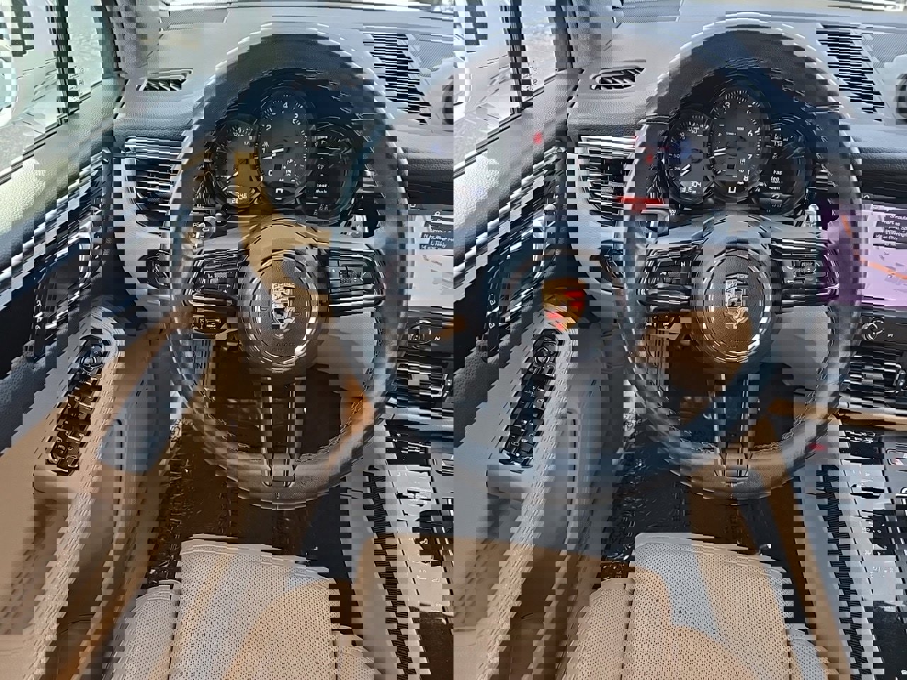 Used 2024 Porsche Macan image 31