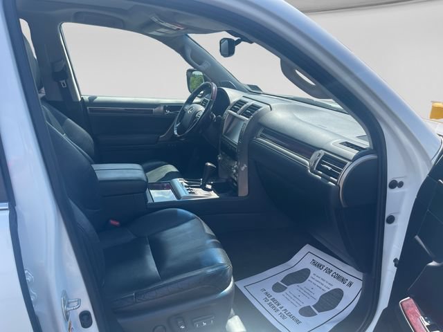 Used 2018 Lexus GX 460 Premium w/ Premium Package AWD/4WD image 16