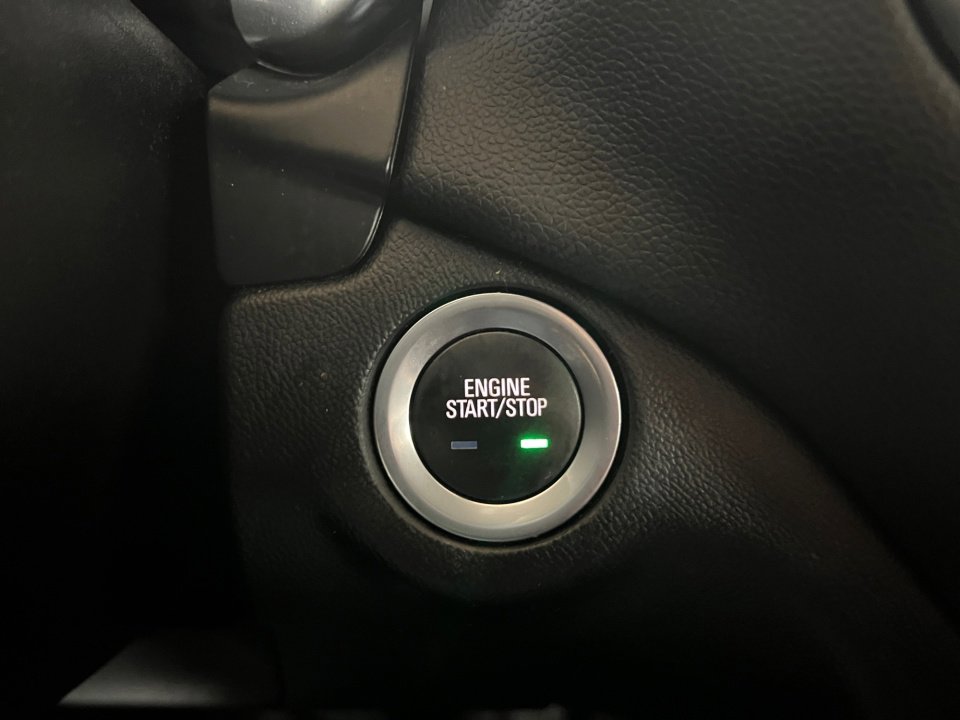 Used 2018 Chevrolet Equinox LT image 24