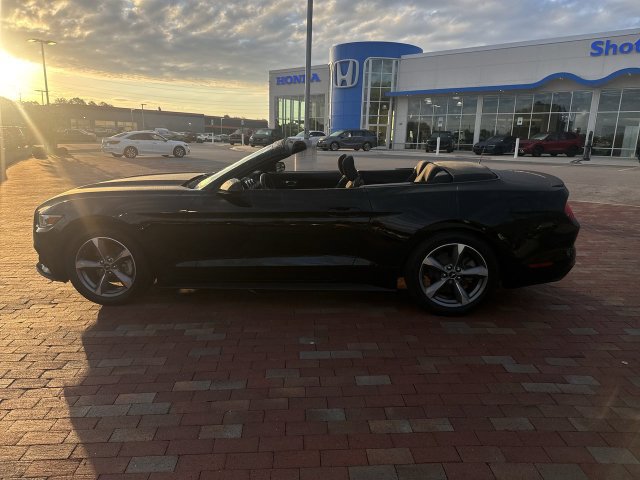 Used 2017 Ford Mustang Convertible w/ Equipment Group 051A RWD image 8