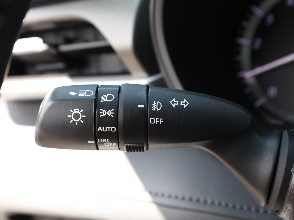 Used 2024 Toyota Highlander LE FWD image 35