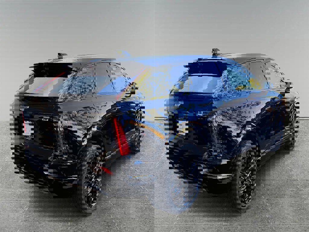 New 2025 Cadillac Optiq Sport 2 w/ LPO, ONYX Package image 9