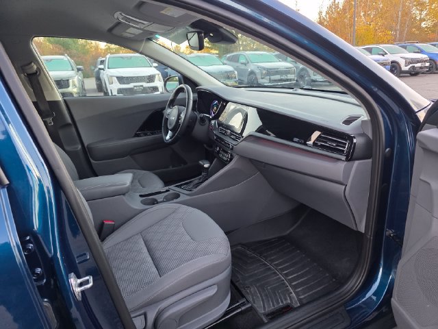 Certified 2022 Kia Niro LXS FWD image 11