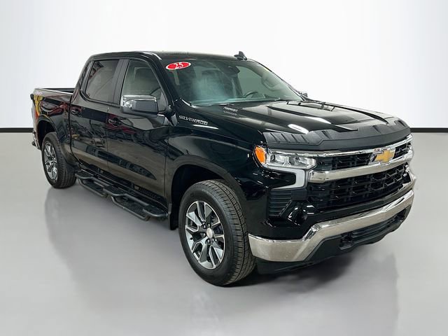 Used 2025 Chevrolet Silverado 1500 LT image 3