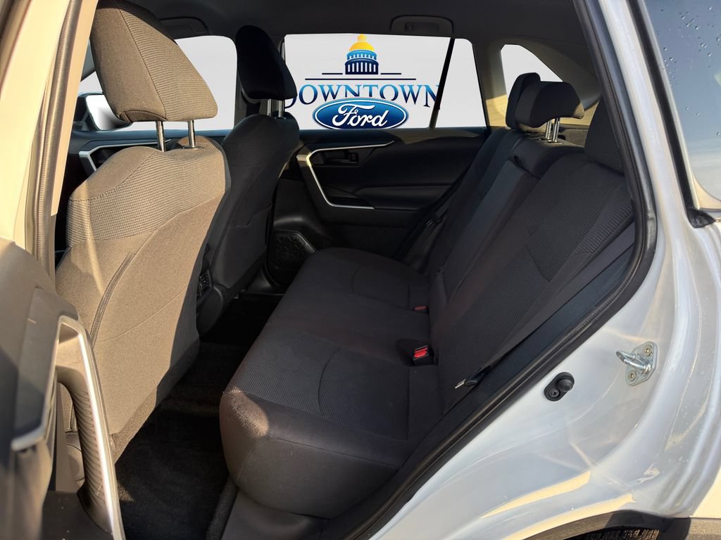 Used 2022 Toyota RAV4 LE w/ Carpet Mat Package (TMS) FWD image 27