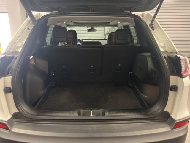 Used 2019 Jeep Cherokee Limited image 14