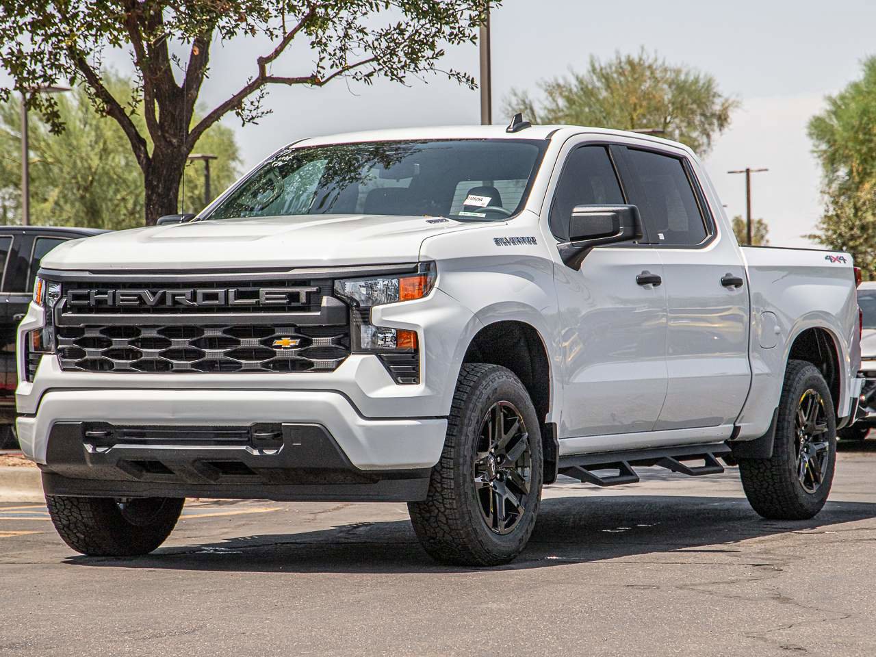 Used 2024 Chevrolet Silverado 1500 Custom image 1