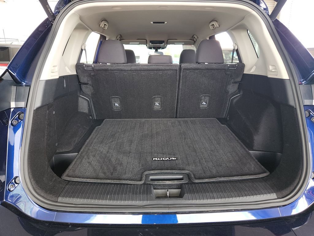 Used 2025 Nissan Rogue SV image 13