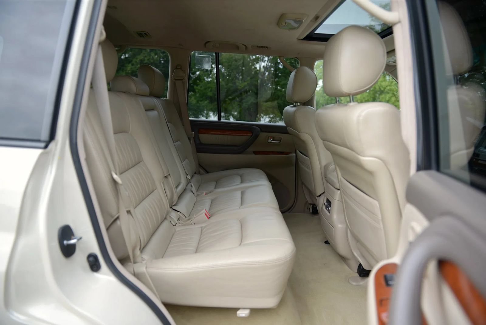 Used 2005 Lexus LX 470 4WD image 57
