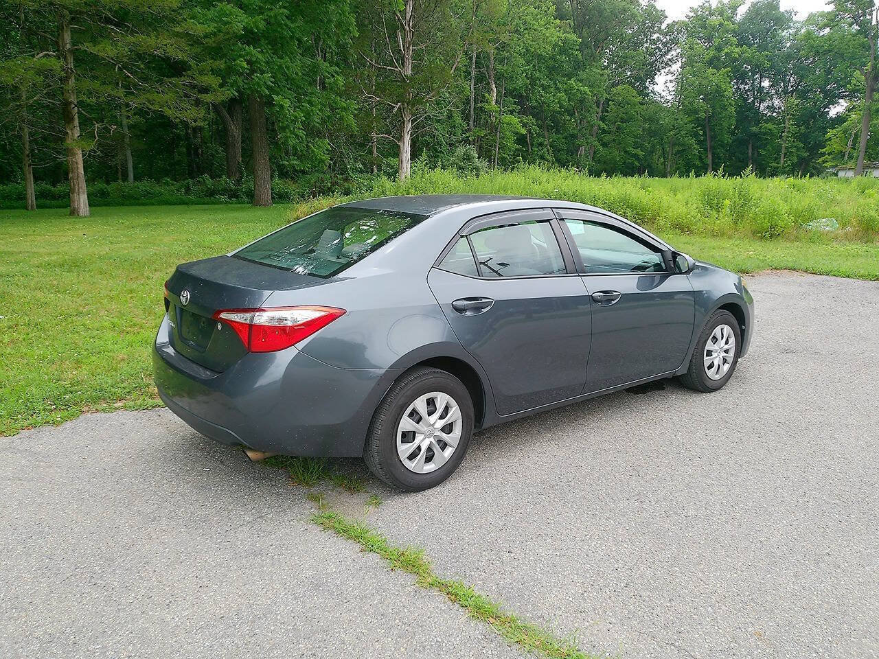 Used 2014 Toyota Corolla L FWD image 2