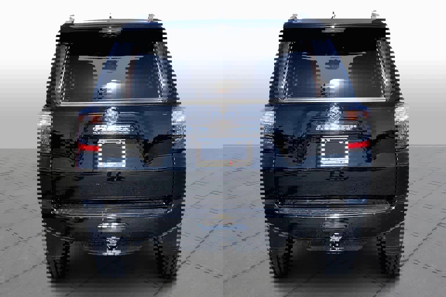 Used 2018 Toyota 4Runner SR5 Premium image 4