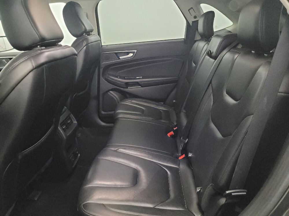 Used 2020 Ford Edge Titanium AWD/4WD image 18