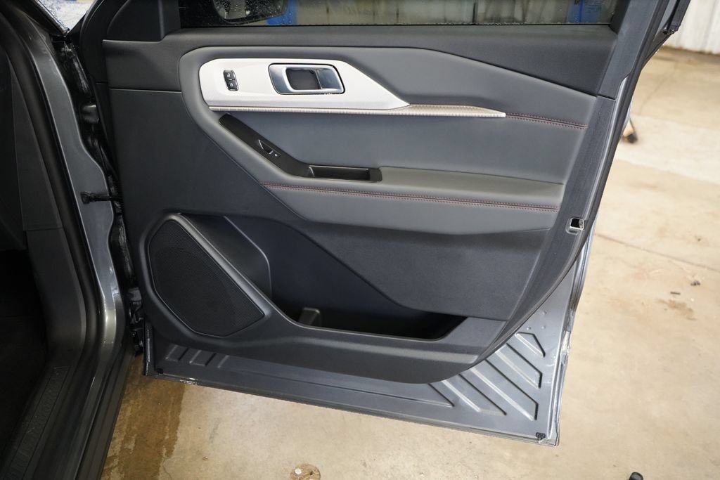 New 2026 Ford Explorer Active RWD image 20
